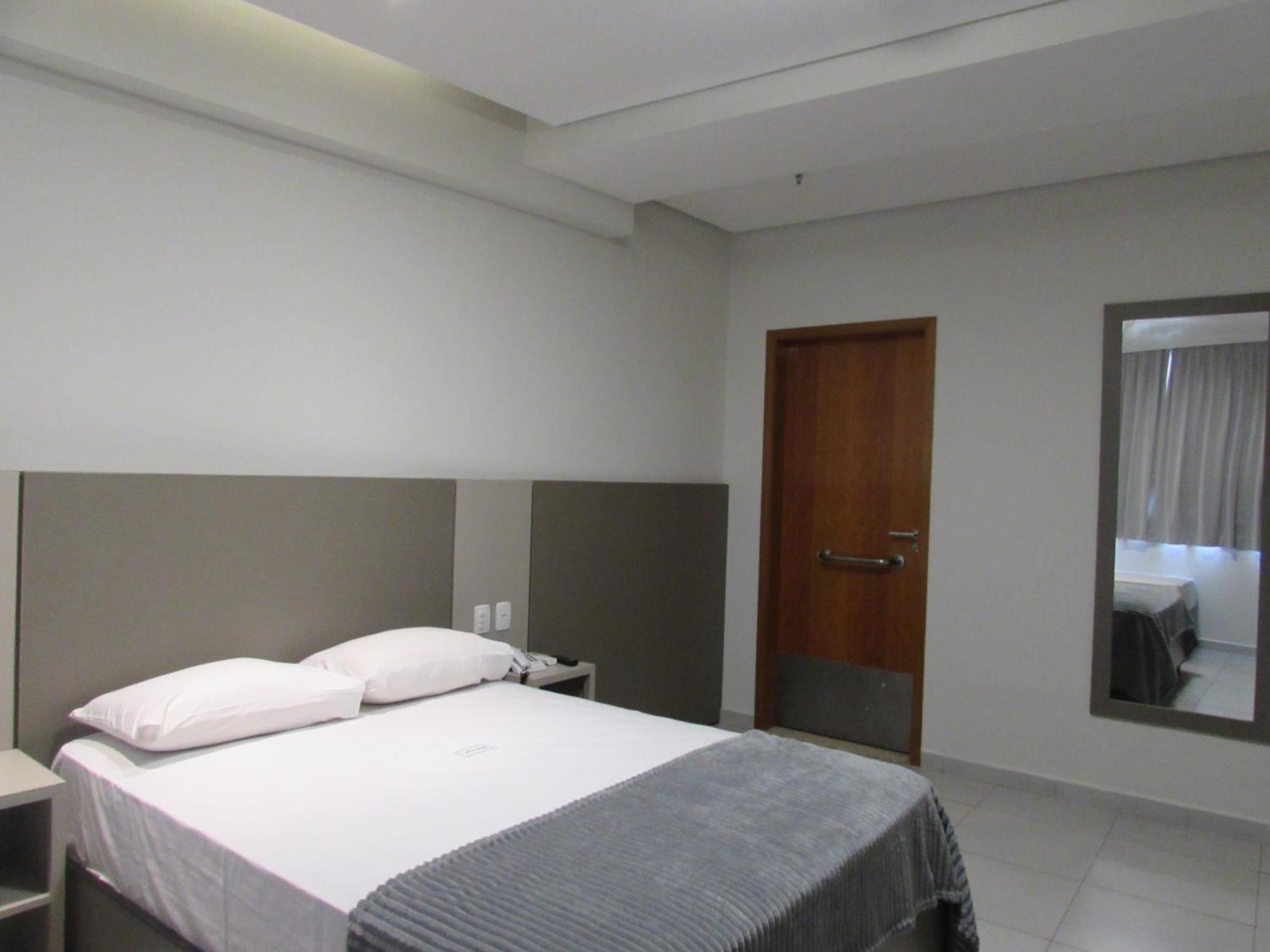 Hotel Urbis A 10 Minutos Rua 25 De Marco, Bras,Bom Retiro,A 2 Minutos Do Mirante Sampa Sky เซาเปาโล ภายนอก รูปภาพ